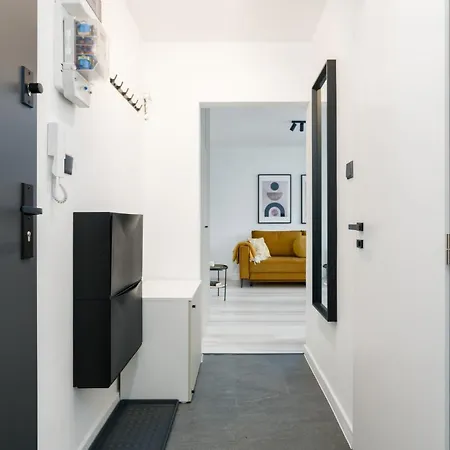 Grunwald Jesienna Comfort By Renters Apartment *